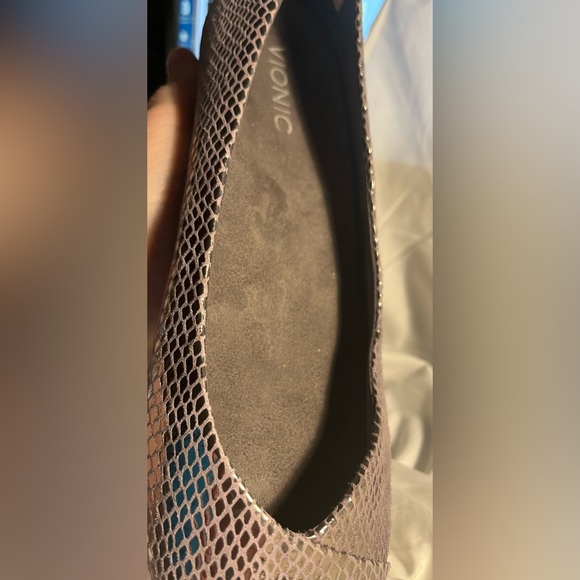 Vionic Caballo Metallic Flats Women’s size 10 - Picture 6 of 7